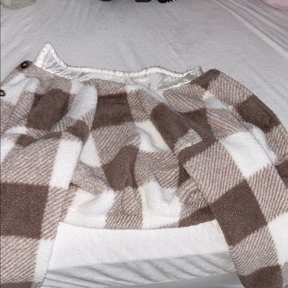 SHEIN Brown and White Plaid Kids Jacket - Picture 2 of 3